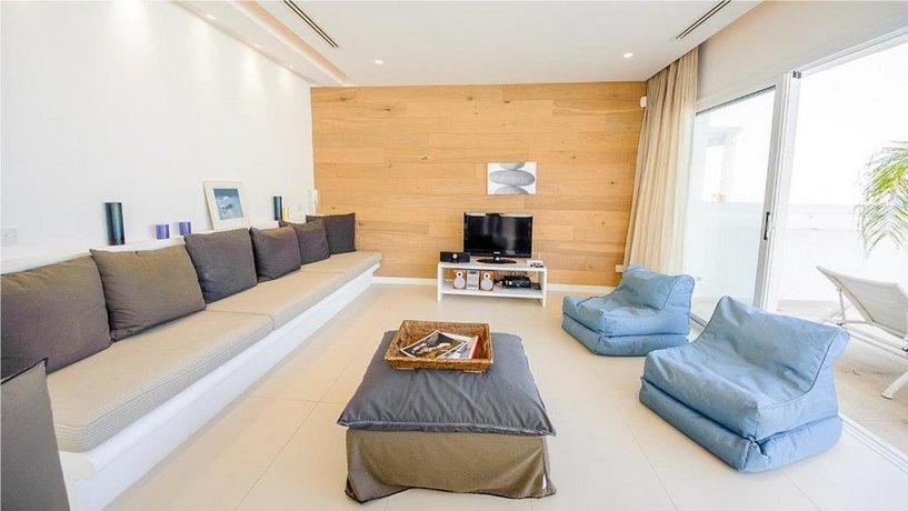 Oceanview Luxury Villa 100