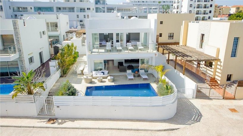 Oceanview Luxury Villa 100