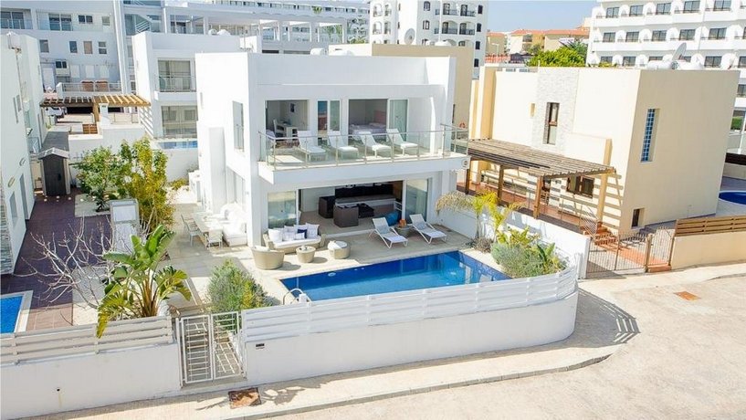 Oceanview Luxury Villa 100