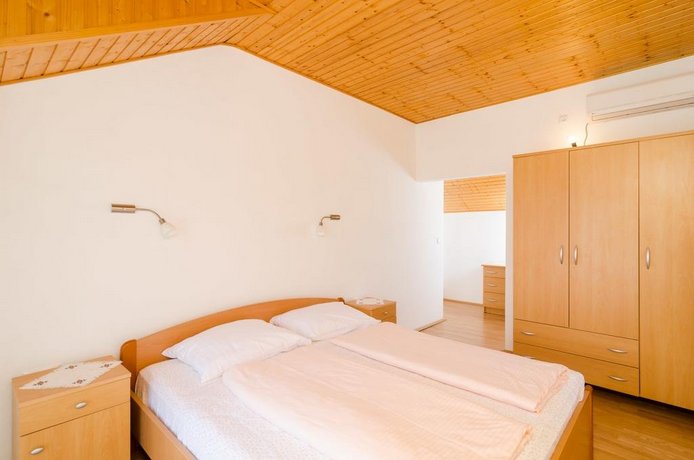 Apartment & Room Macus