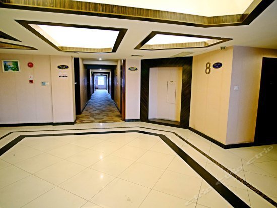 Jihua Business Hotel