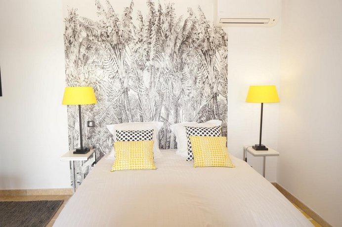 Chambre d'Hote face a la piscine en Camargue - Mas Lou Caloun - Les Saintes Maries de la Mer