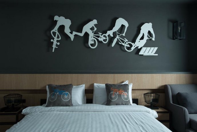 The VELO'S Hotel and Pumptrack