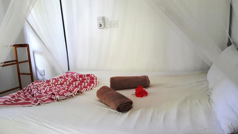 Era Holiday House
