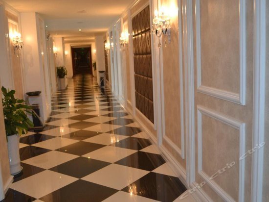 Rayking International Hotel