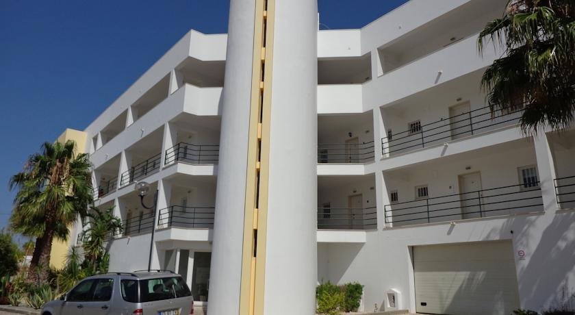 Cardeira Holiday Apartments