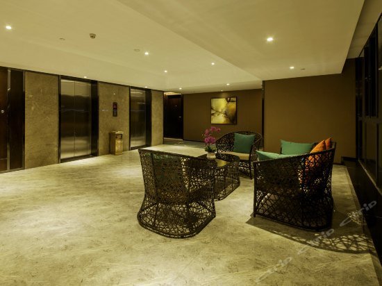 Yilan Hotel Shenzhen Investment Management Co Ltd