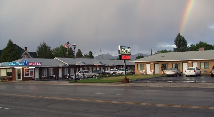 Blue Pine Motel