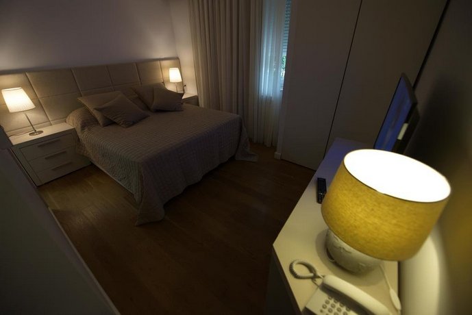 Rooms Villa Ropus