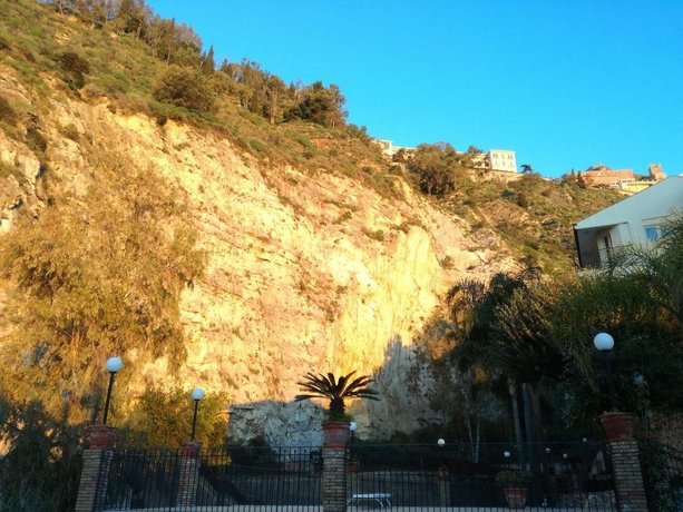 Holiday Rentals Taormina
