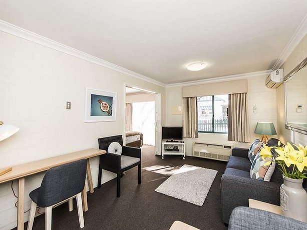 Subiaco Village 28