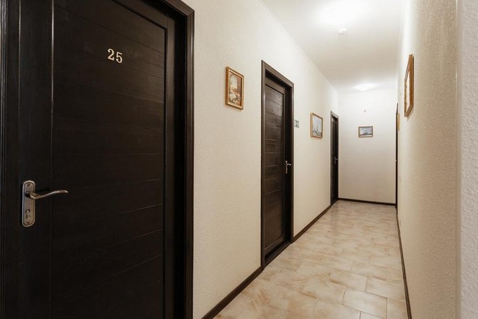 Breeze Hotel