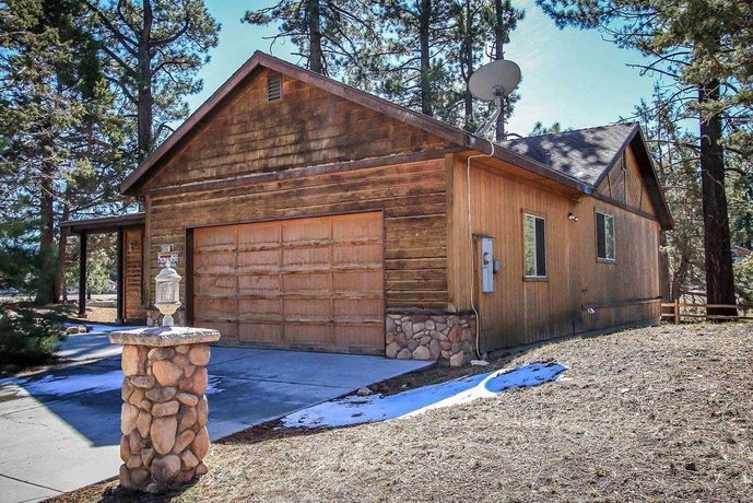 Can't Bear to Leave-1156 by Big Bear Vacations