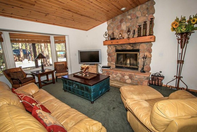 Can't Bear to Leave-1156 by Big Bear Vacations
