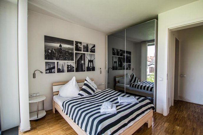 Ruterra Apartment with Garage