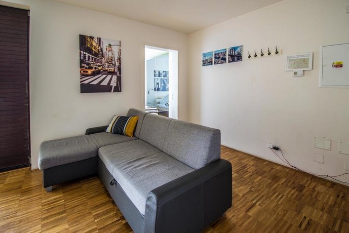 Ruterra Apartment with Garage
