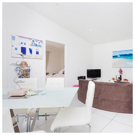 Sydney Executive Garden Apartments