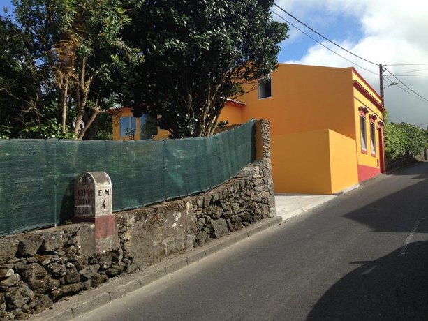 A Casa Amarela