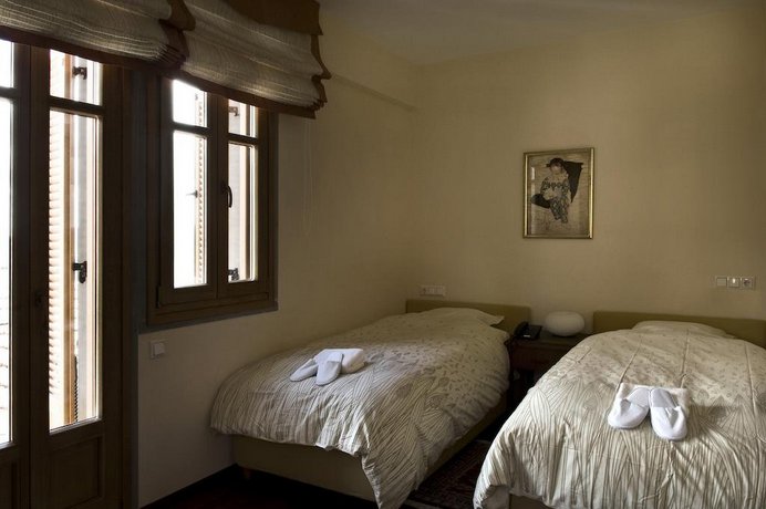 Rentinia Inn
