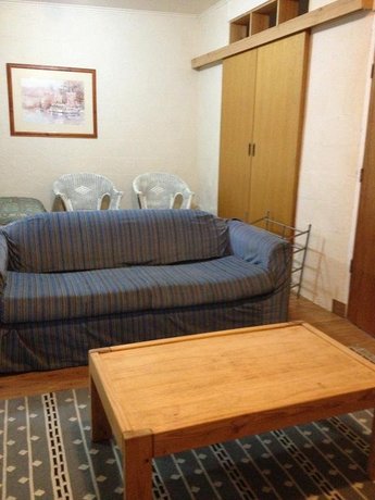 Blue Dog Holiday Units Kingscote Airport Australia thumbnail