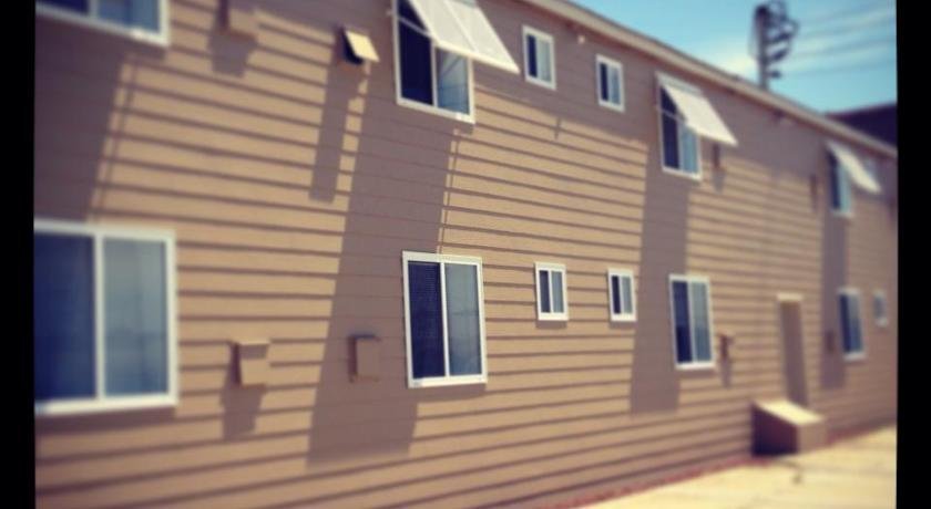 Outer Banks Motor Lodge