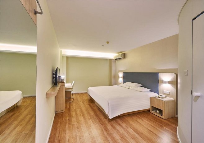 Hanting Hotel Beijing Tuanjiehu Subway Station