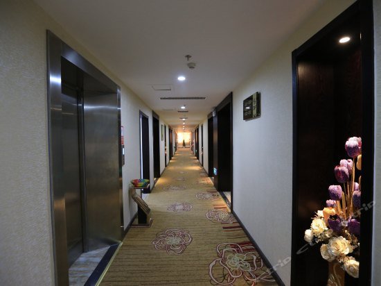 Jinan Yuemingxuan Hotel