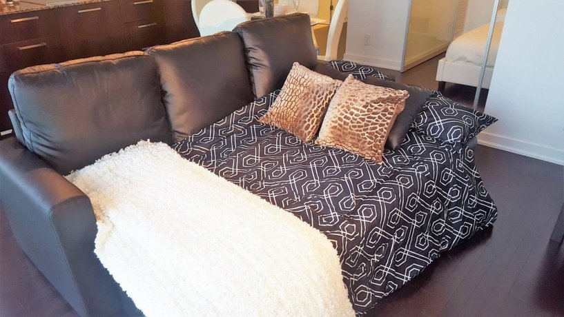 Lavish Suites - Luxury One Bedroom Condo Billy Bishop Toronto City Airport Canada thumbnail