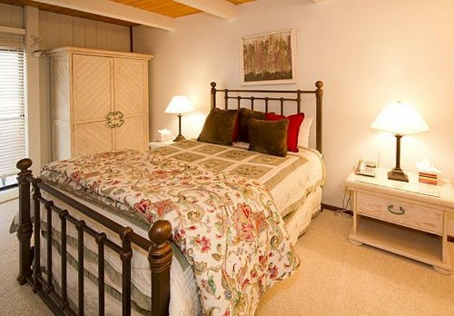Villa De Los Pinos 35 - Two Bedroom Condo