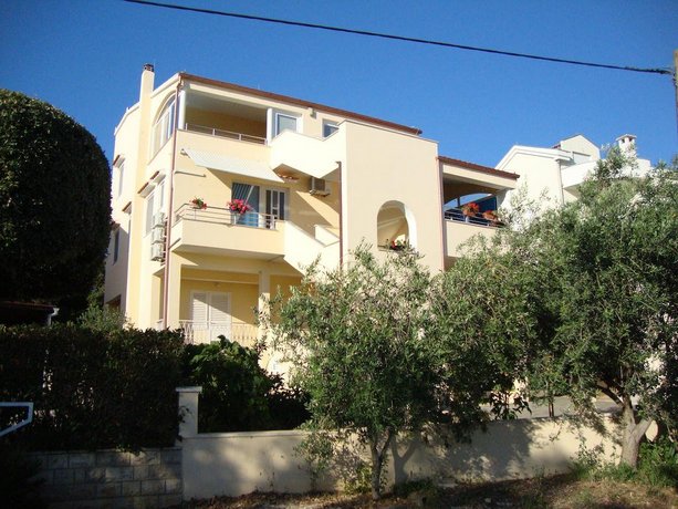Apartments Villa Damir