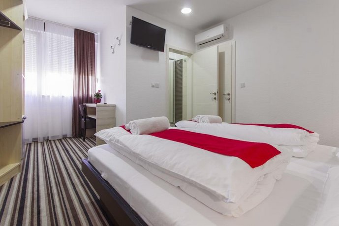 ParkCity Rooms and Apartments