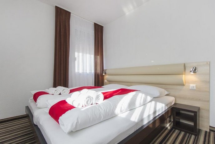 ParkCity Rooms and Apartments