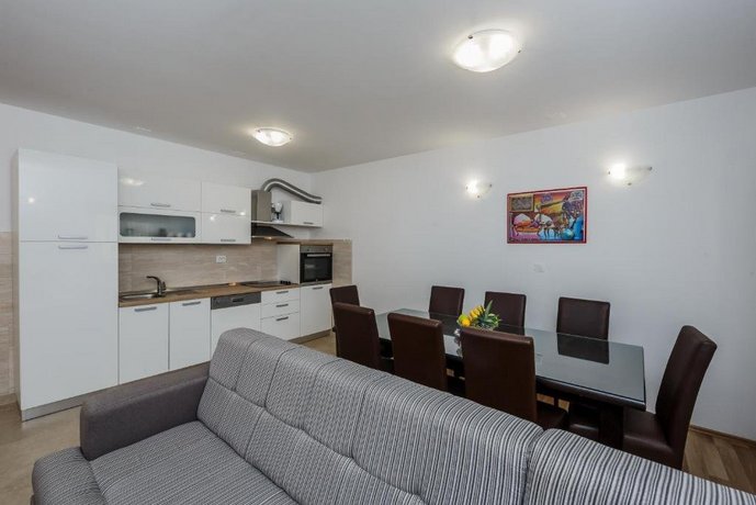 Apartment Selak