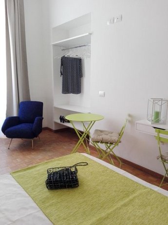 Domus Crescenzio - Guest House