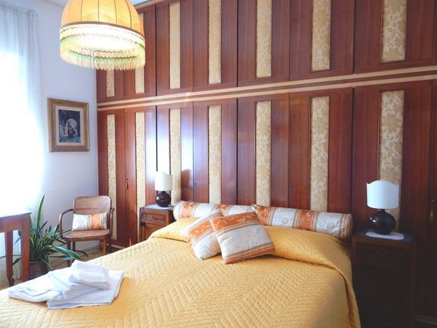 Romulus Rex Bed And Breakfast