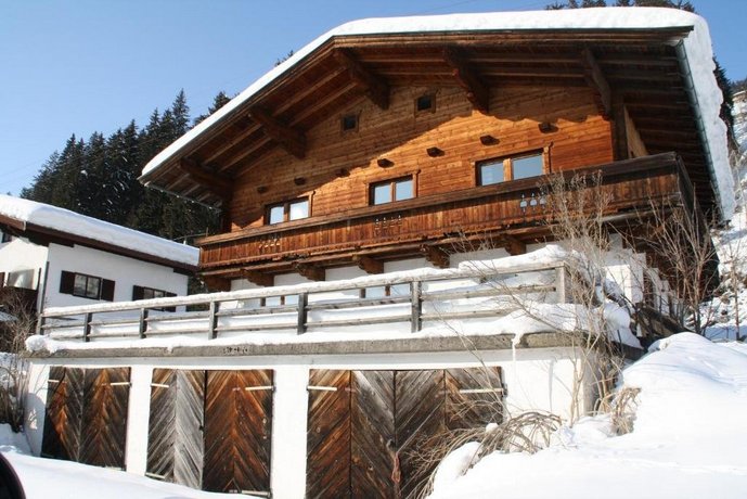 Roulette Apartments und Zimmer Kirchberg in Tirol Austria thumbnail