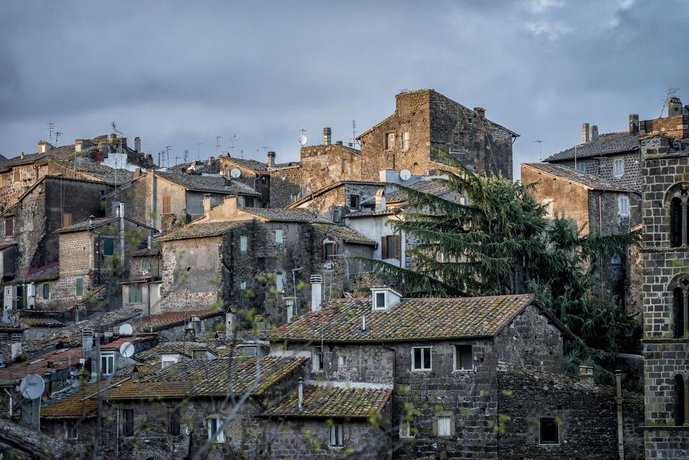 La Canonica dei Fiori - Anna Fendi