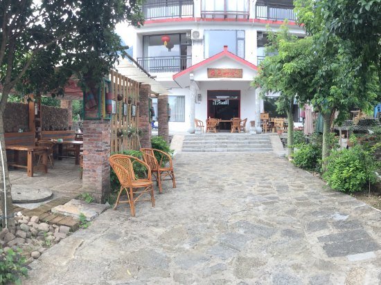Yulonghe Yueseshanshui Guest House