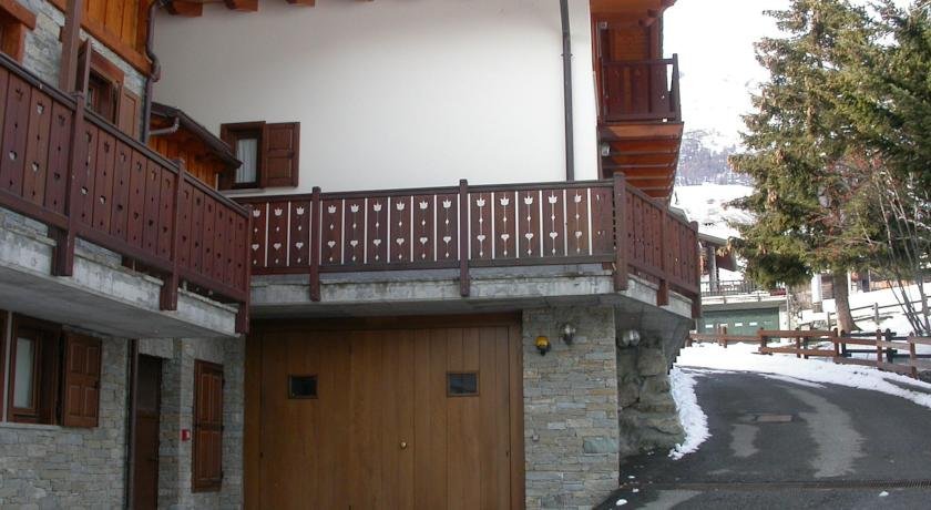 La Patta De L' Ors Antagnod Pian Pera Ski Lift Italy thumbnail