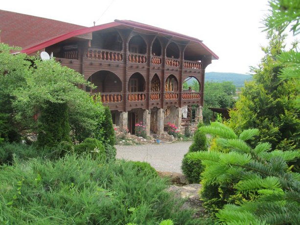 U Goryi Lyubava Guest House