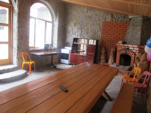 U Goryi Lyubava Guest House
