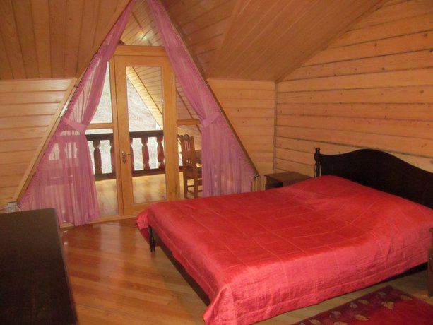 U Goryi Lyubava Guest House