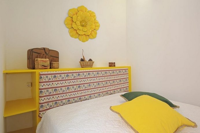 'Maria'- 2 Bedroom Apartment Graca Neighborhood