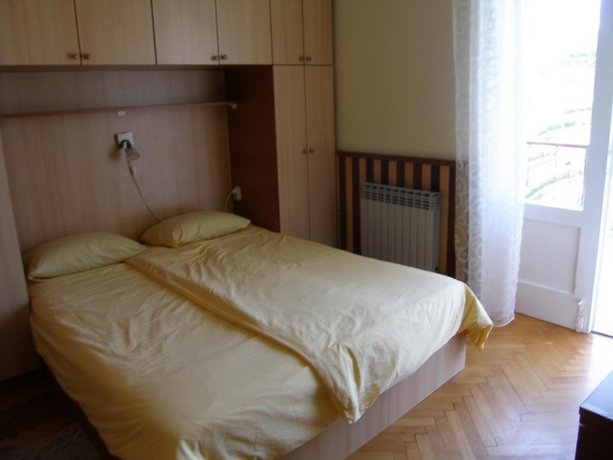 Rooms Makaus