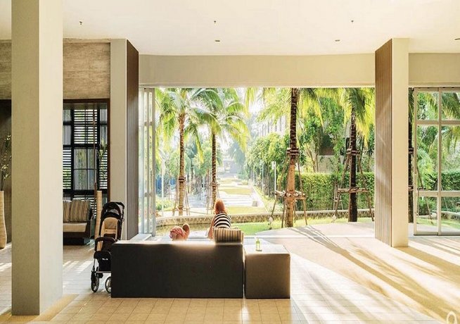 Lumpini Parkbeach Pattaya Pool View