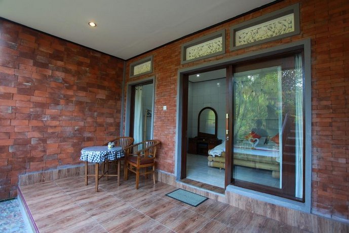 Sulendra Bungalow and Painter