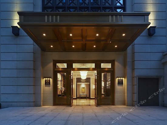 The Island Hotel