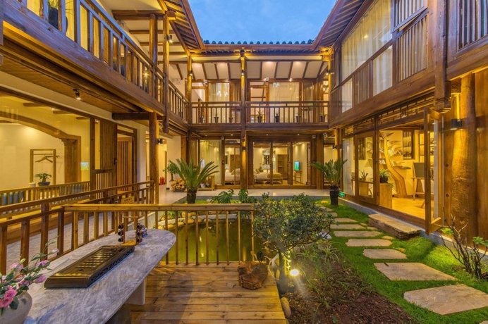 Lijiang Village House