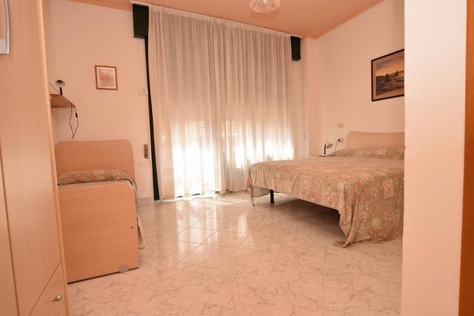 La Marina 2