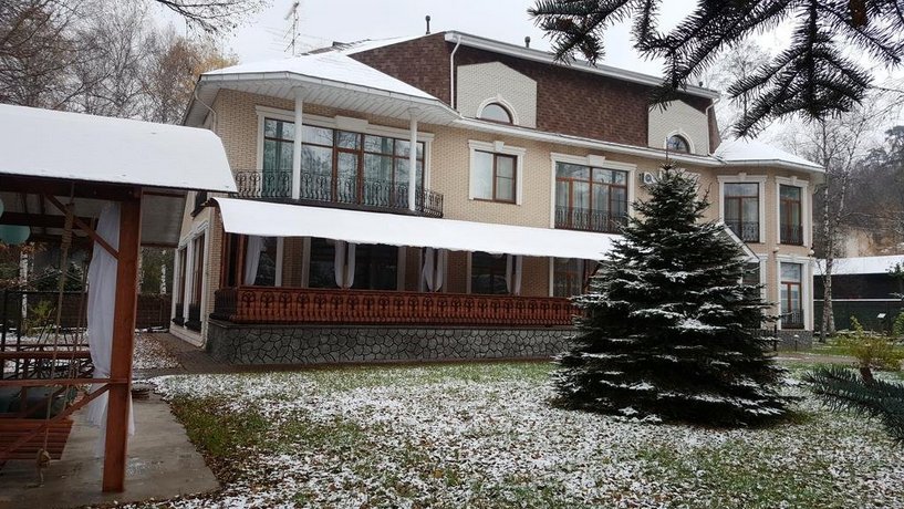 Country House in Zhukovka